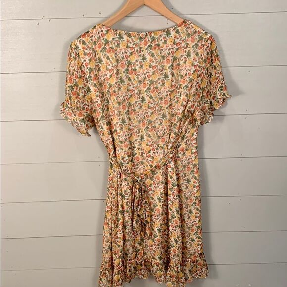 Yours Truly Floral Wrap mini dress ruffle hem size 12 - Picture 11 of 12